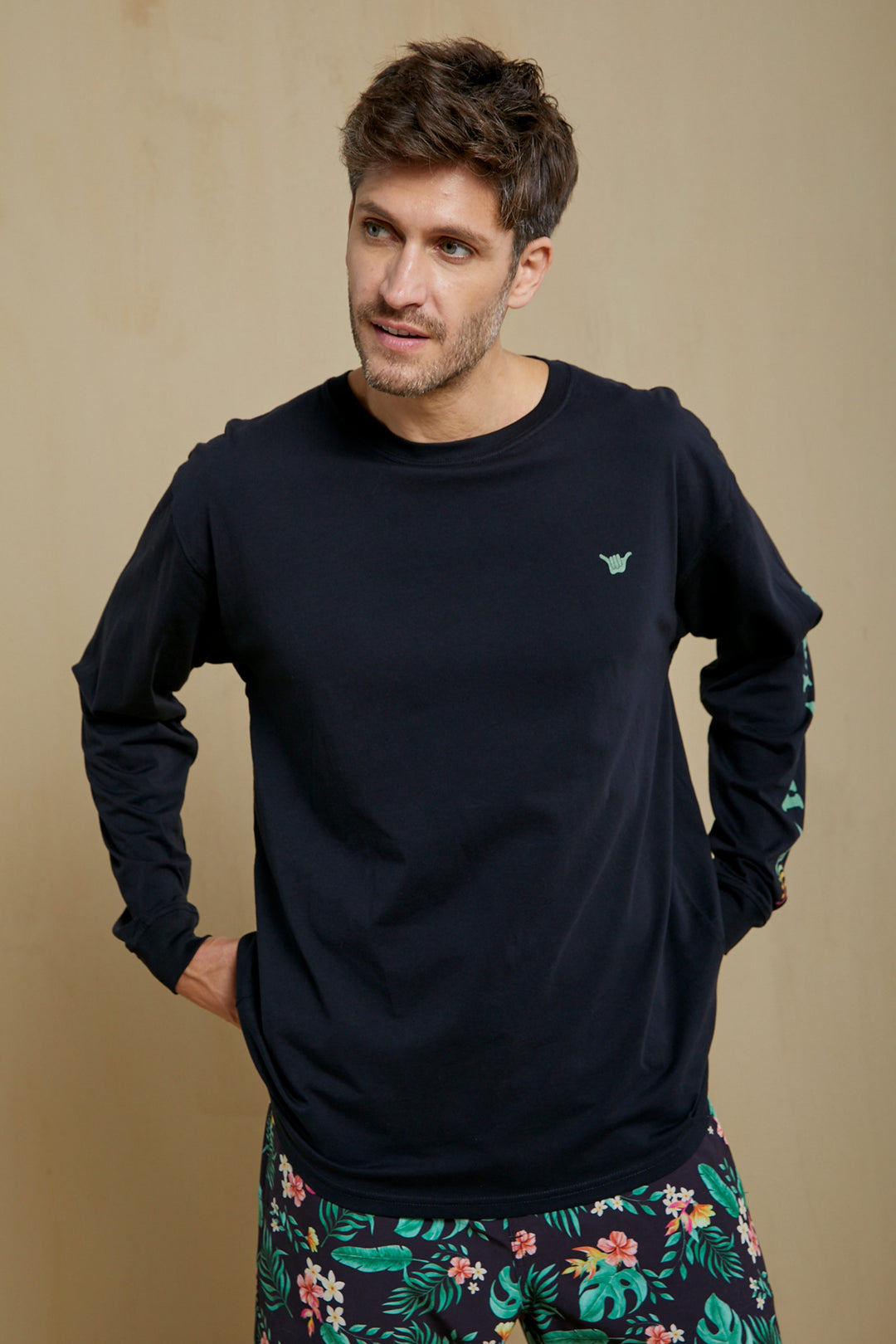 Eighty Two Long Sleeve Organic PIMA Tee – Black - Hang Loose#color_black